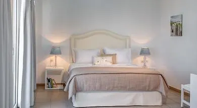 Aqua Marina Residences Hotell